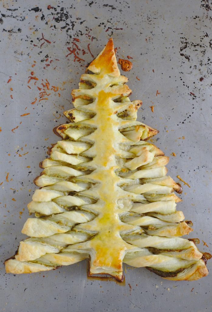 Pesto Christmas Tree Breadsticks