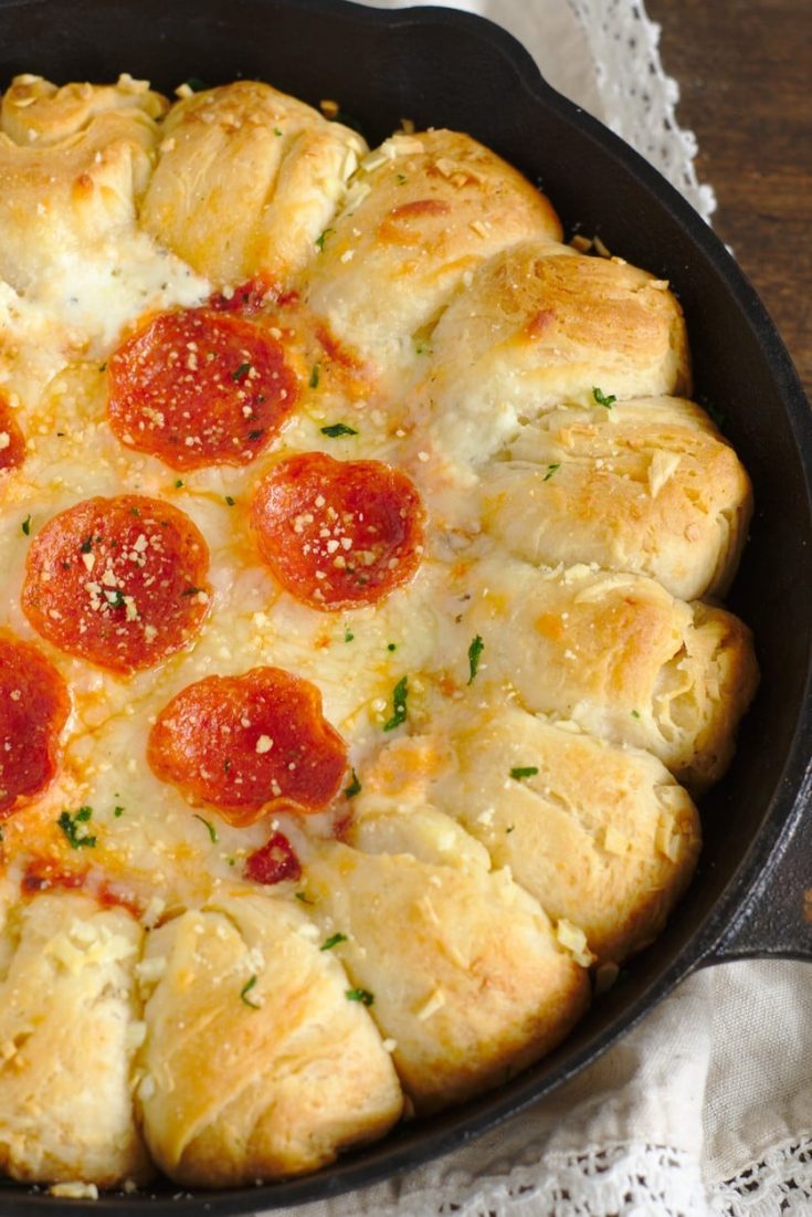 Garlic Bread Pizza Dip