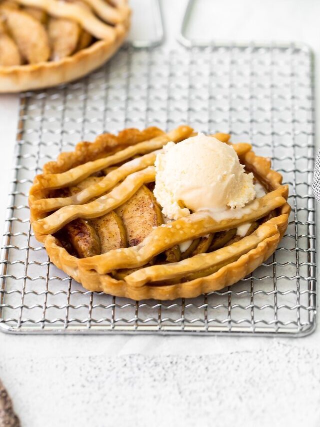Homemade Mini Apple Pies Story