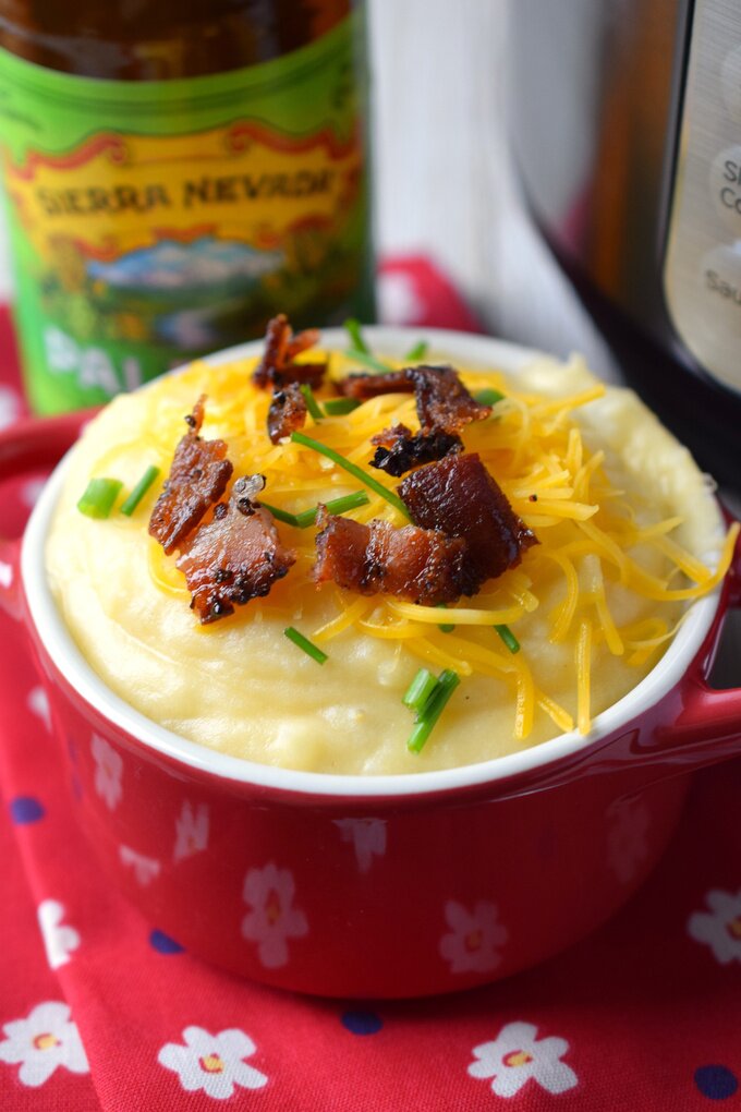 Bacon Beer Cheese Mashed Potatoes