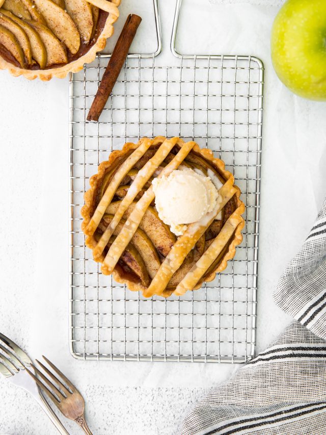 Mini Apple Pies Story
